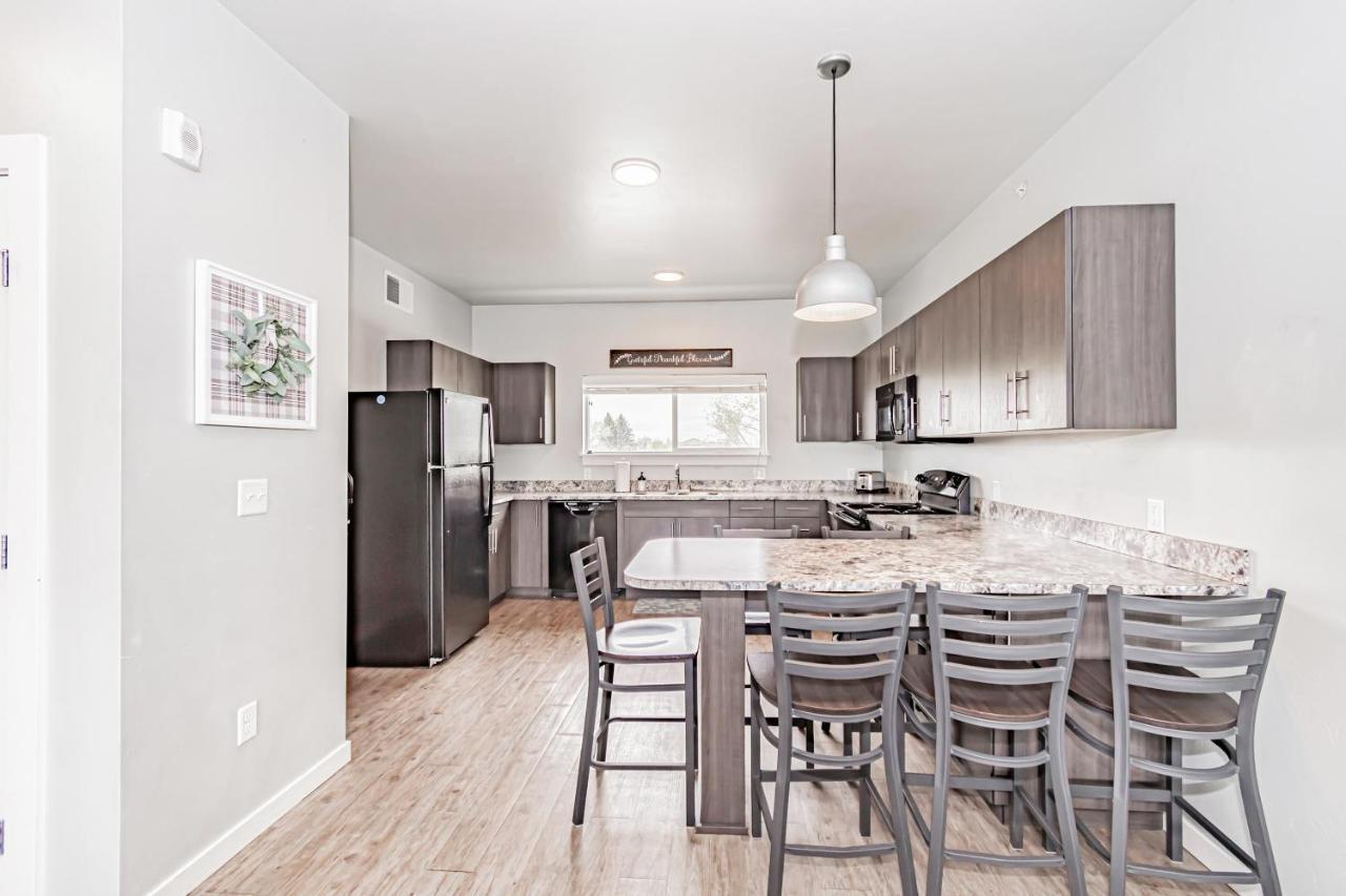Bringham'S Mill Apartments Perfect For Groups Full Kitchen Gym And Free Parking Rexburg Bagian luar foto