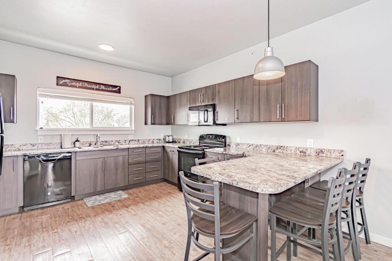 Bringham'S Mill Apartments Perfect For Groups Full Kitchen Gym And Free Parking Rexburg Bagian luar foto
